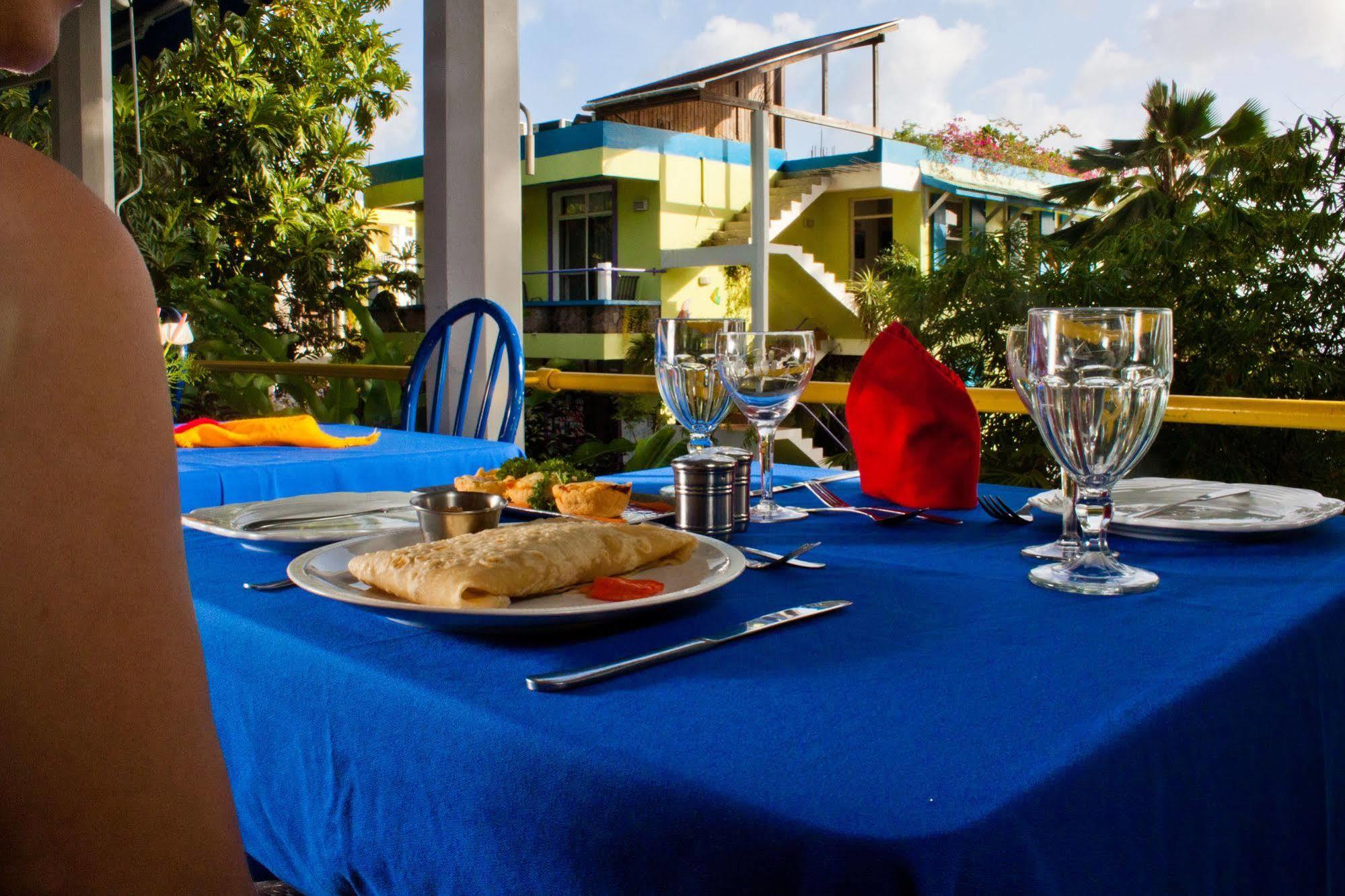 Castle Comfort Lodge Roseau Zewnętrze zdjęcie